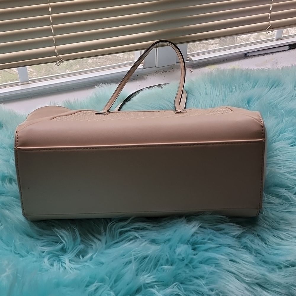 Handbag - Picture 5 of 5